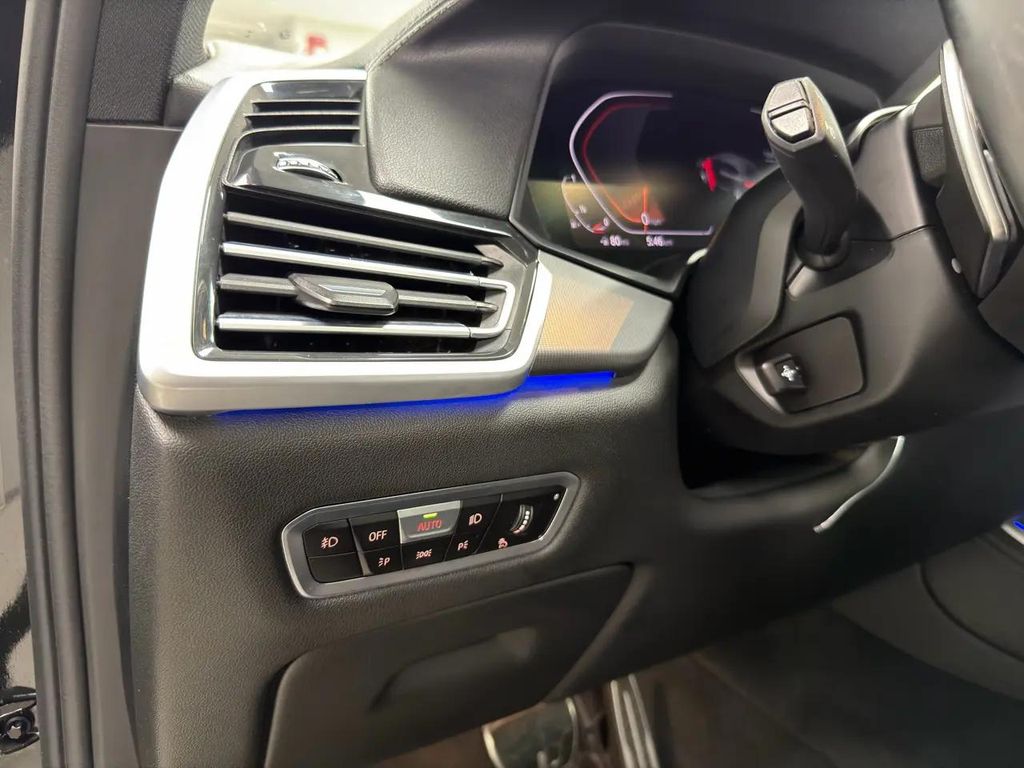 صورة مصغرة 16 لـ 2021 BMW X5 XDRIVE40I