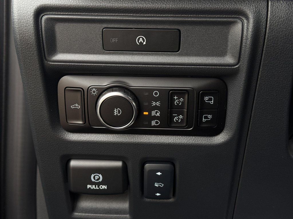 2025 FORD F-150 LARIAT 缩略图 24