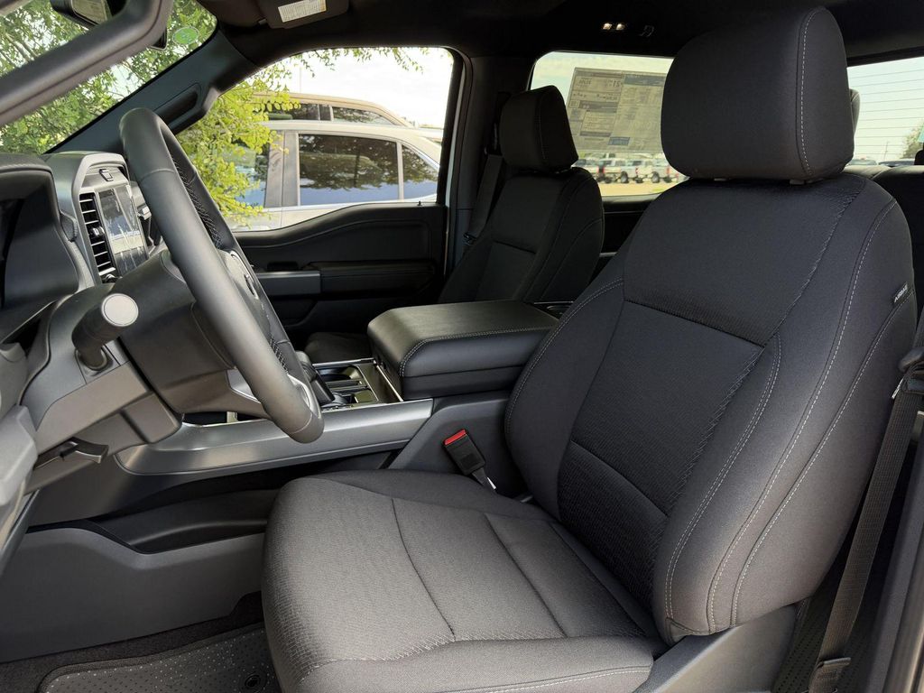 صورة مصغرة 23 لـ 2026 FORD F-150 XLT