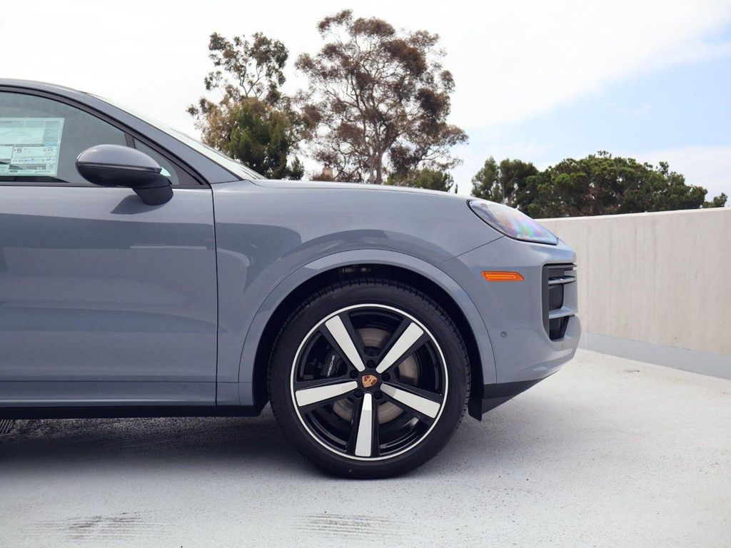 صورة مصغرة 11 لـ 2026 Porsche CAYENNE
