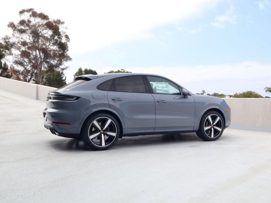 صورة 8 لـ 2026 Porsche CAYENNE