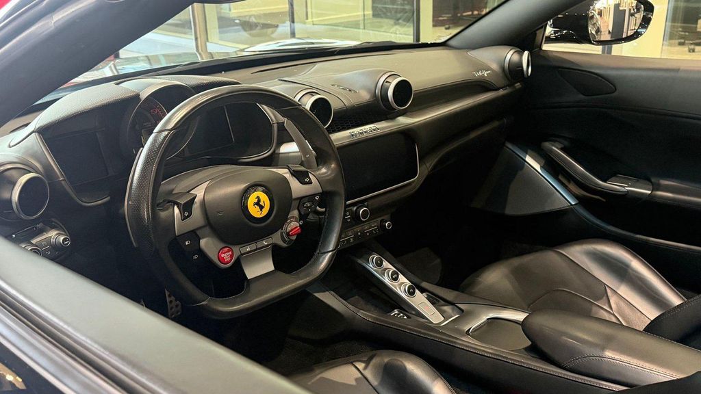 صورة 4 لـ 2020 Ferrari PORTOFINO BASE