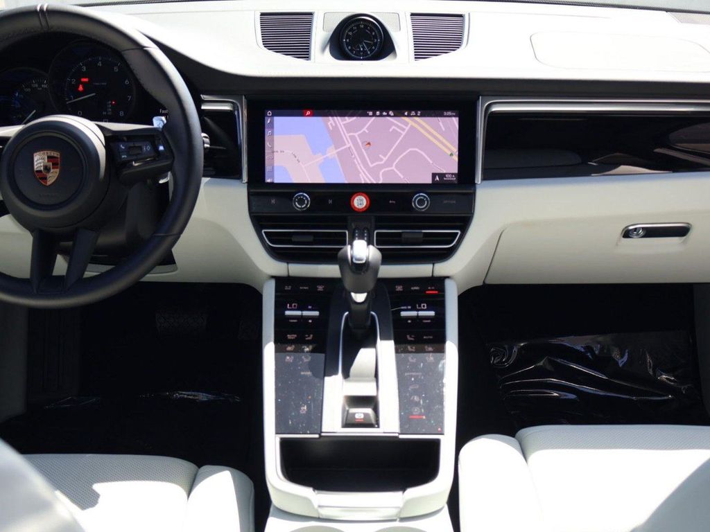 صورة مصغرة 20 لـ 2025 Porsche MACAN