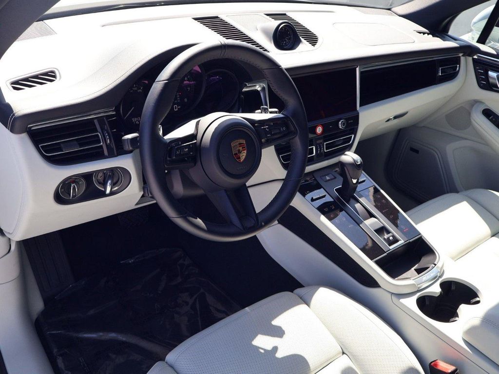 2025 Porsche MACAN 照片 4