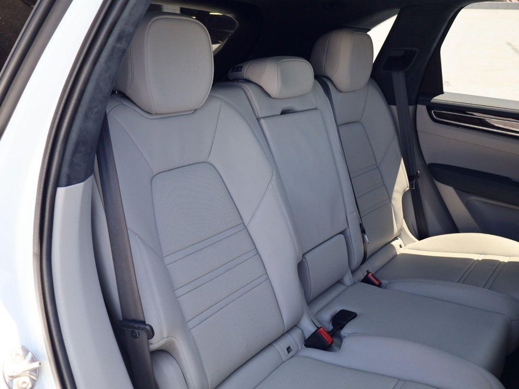 2023 Porsche CAYENNE TURBO — миниатюра 23