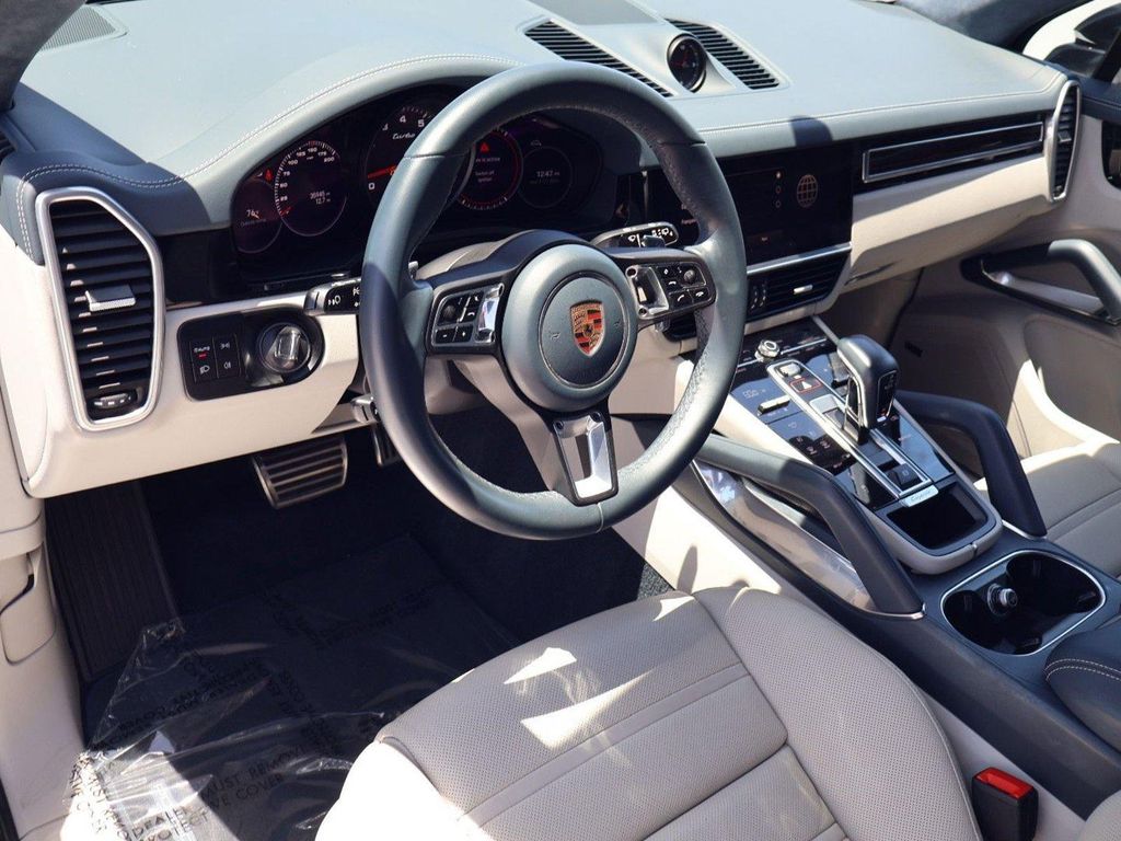 صورة 4 لـ 2023 Porsche CAYENNE TURBO