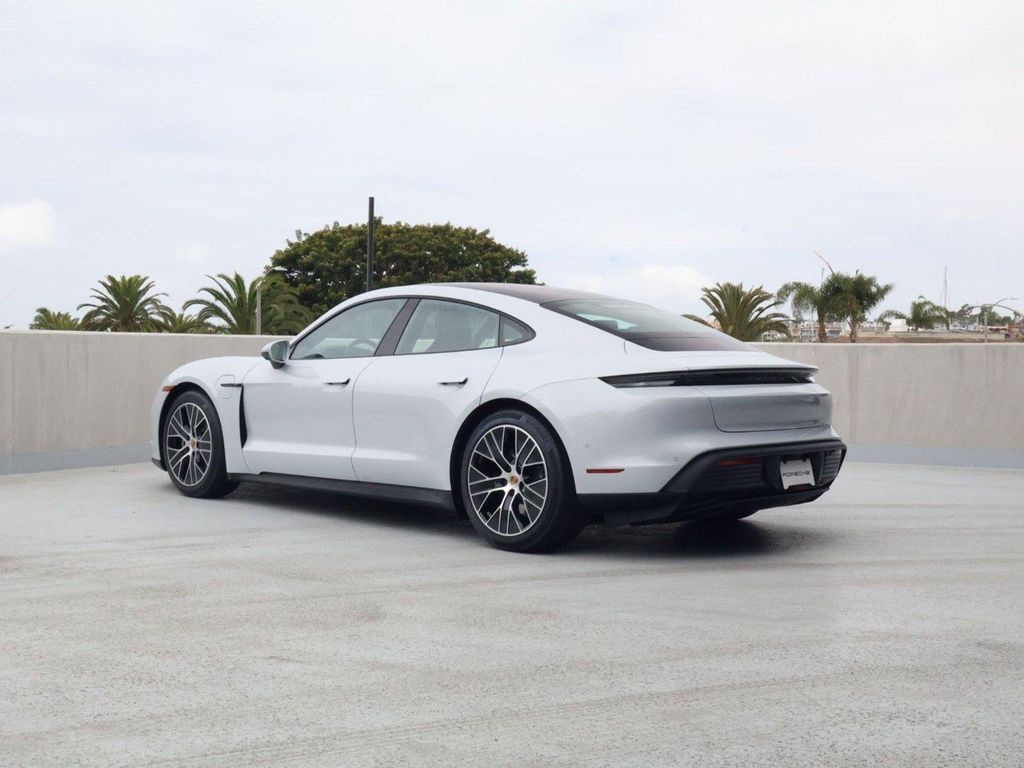 2026 Porsche TAYCAN 4 照片 3