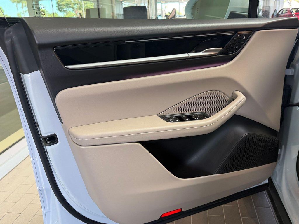 2025 Porsche MACAN MACAN ELECTRIC 4 — фото 15