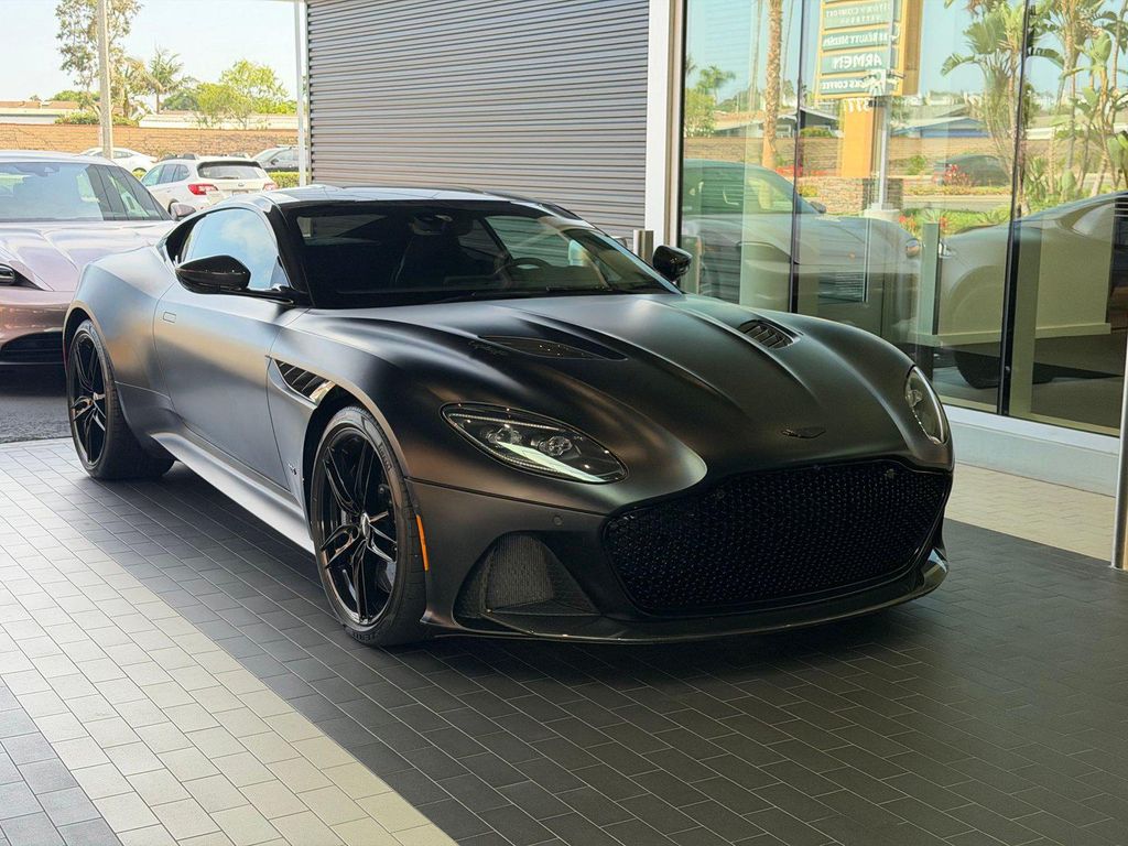 2021 Aston Martin DBS SUPERLEGGERA — миниатюра 2