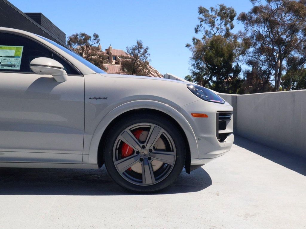 2026 Porsche CAYENNE CAYENNE TURBO E-HYBRID — фото 11