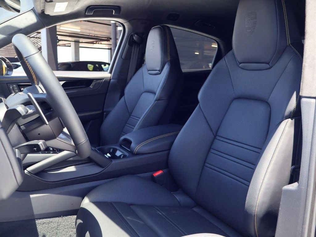صورة 5 لـ 2026 Porsche CAYENNE TURBO GT
