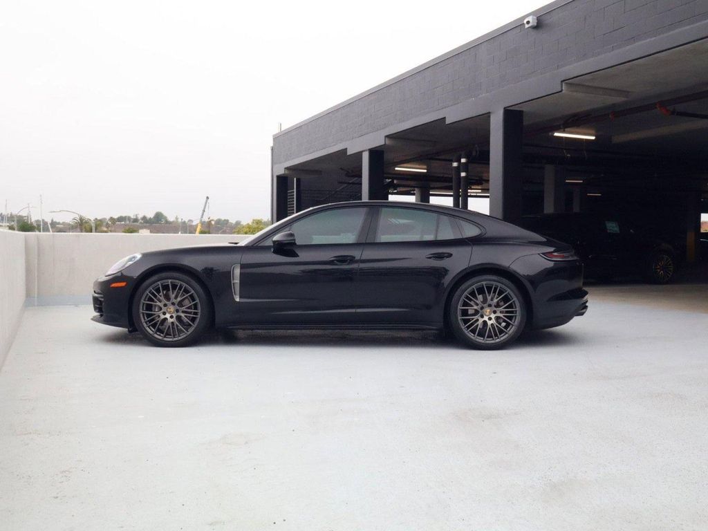 صورة 2 لـ 2023 Porsche PANAMERA 4
