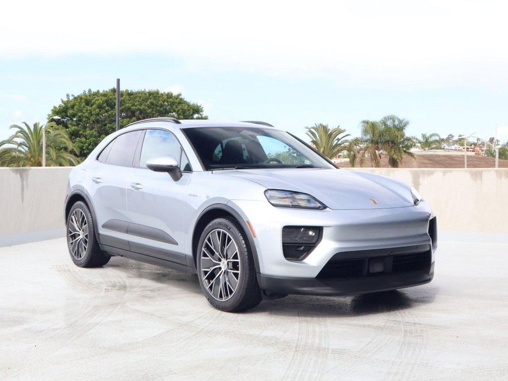 صورة 7 لـ 2025 Porsche MACAN MACAN ELECTRIC