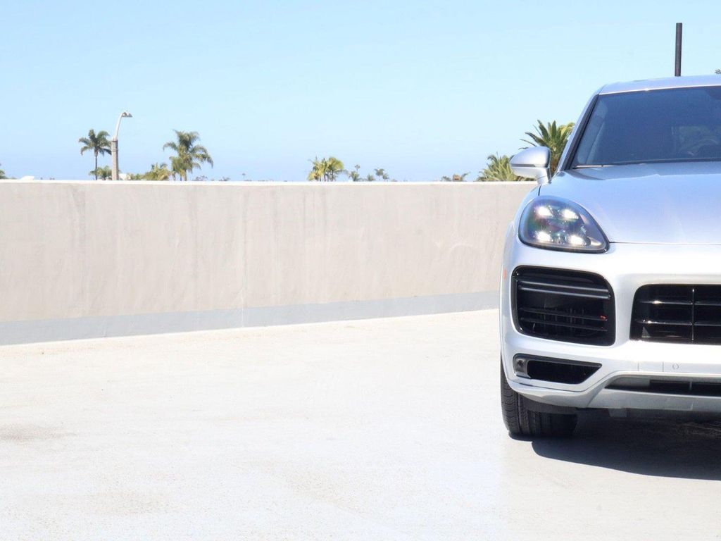 2023 Porsche CAYENNE TURBO 缩略图 12