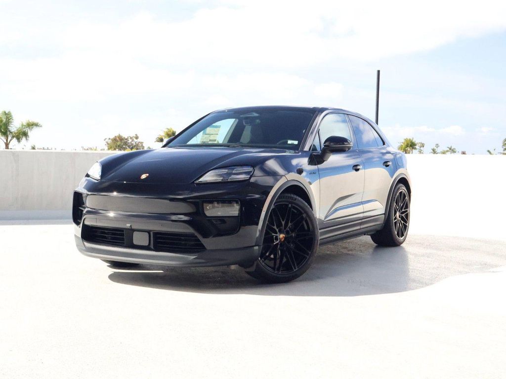 New 2026 Porsche Macan Macan Electric