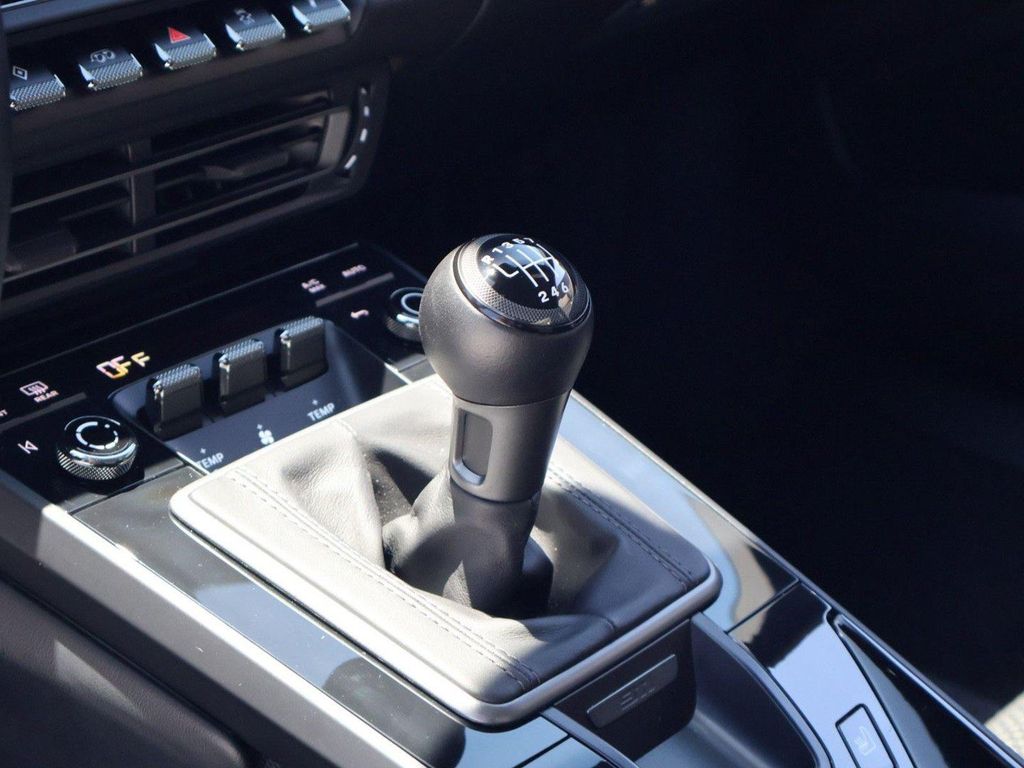 صورة مصغرة 19 لـ 2024 Porsche 911 CARRERA
