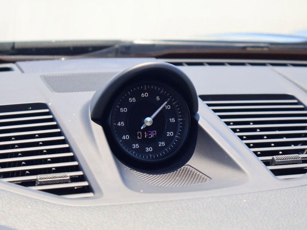 صورة مصغرة 25 لـ 2024 Porsche 911 CARRERA
