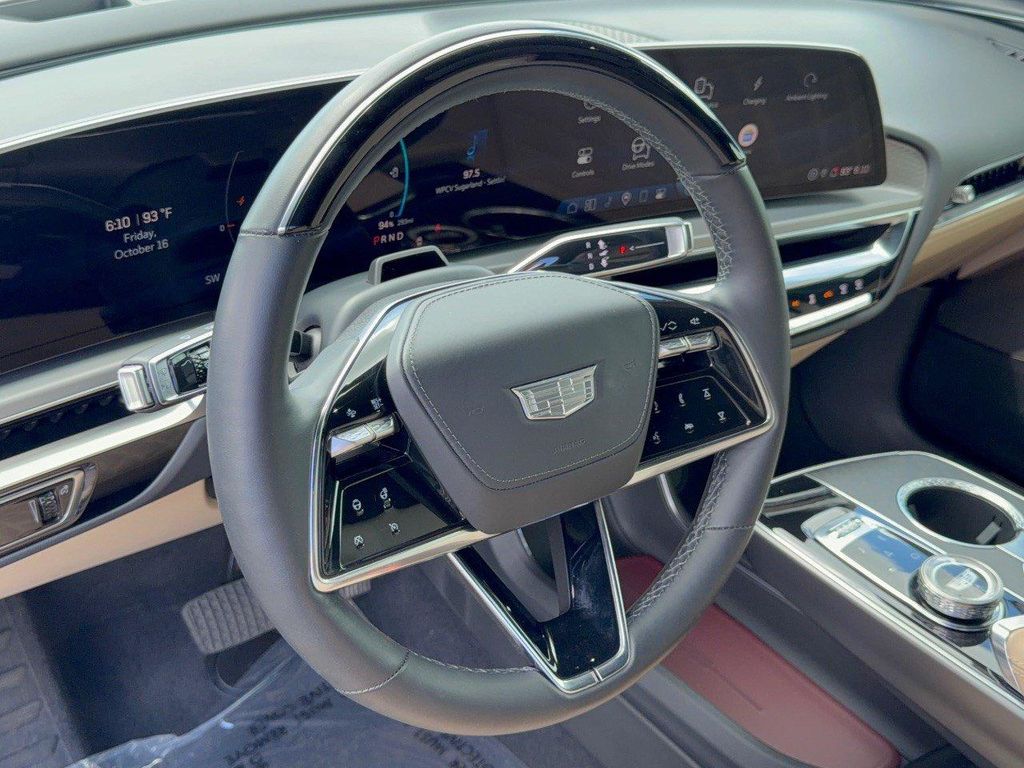 صورة 10 لـ 2024 Cadillac LYRIQ SPORT