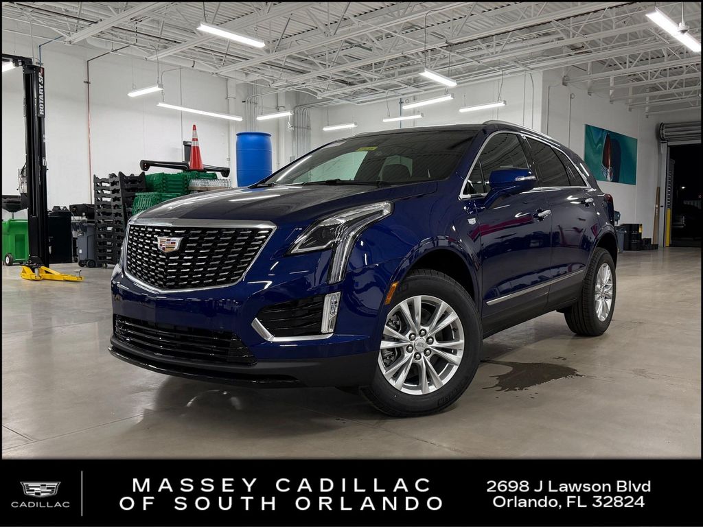 New 2026 Cadillac XT5 Luxury
