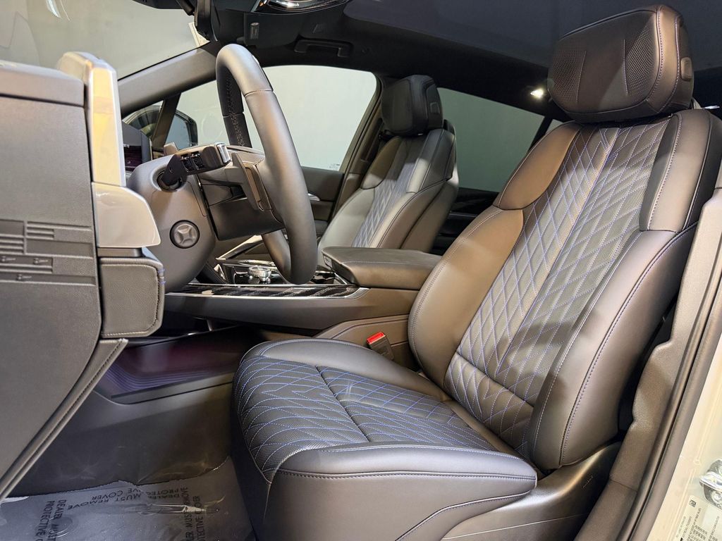 صورة 4 لـ 2026 Cadillac ESCALADE IQ LUXURY