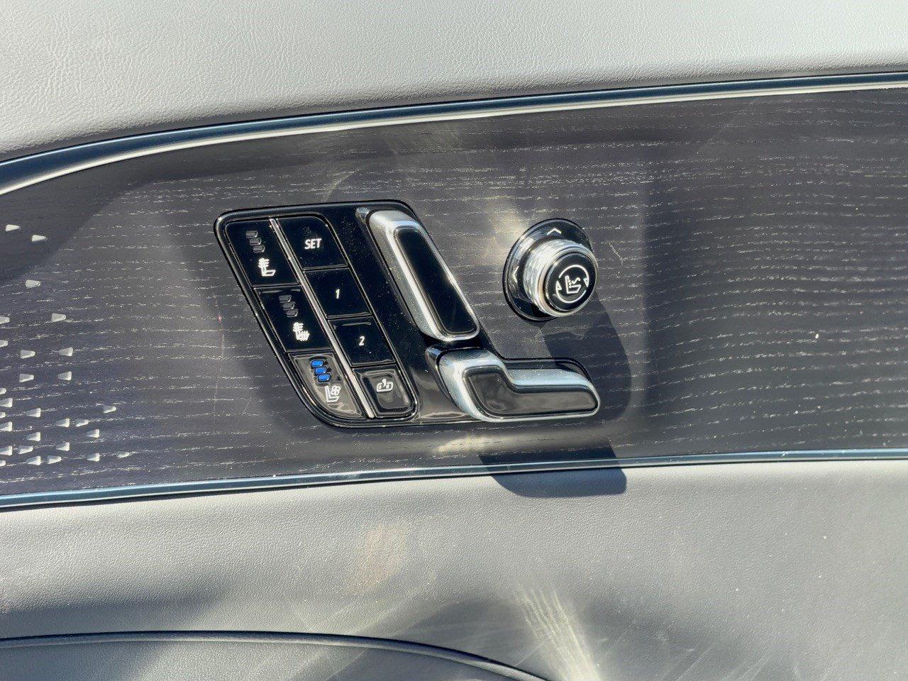2027 Cadillac LYRIQ SIGNATURE SPORT — миниатюра 16
