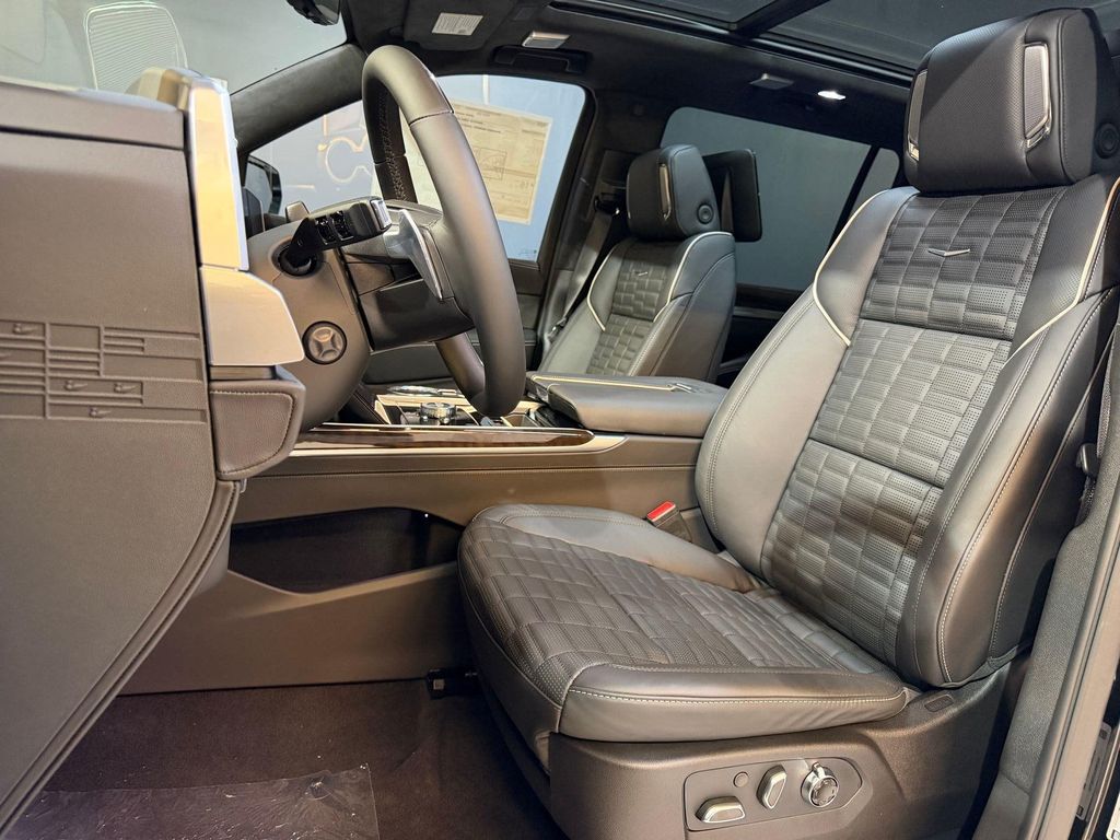 صورة 4 لـ 2026 Cadillac ESCALADE ESV SPORT PLATINUM