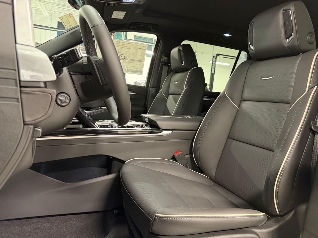 2026 Cadillac ESCALADE ESV SPORT thumbnail 5