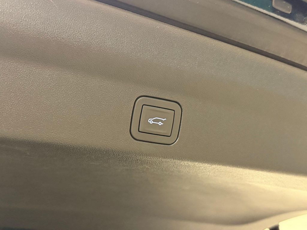صورة مصغرة 23 لـ 2026 Cadillac ESCALADE IQL SPORT