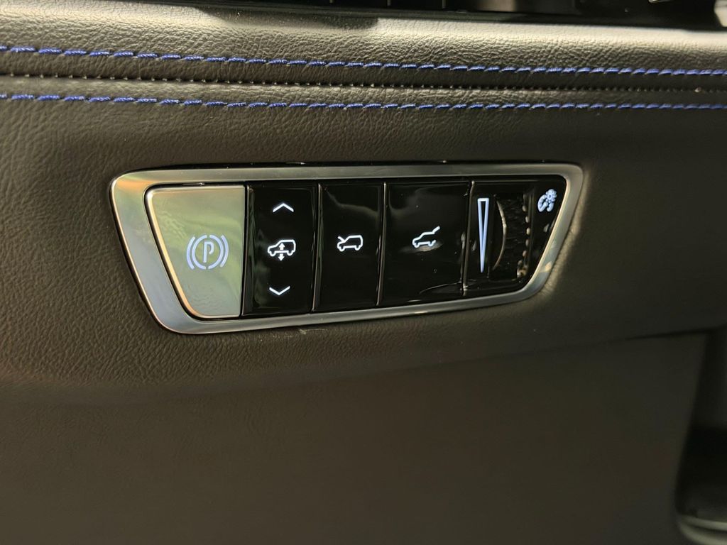 صورة مصغرة 20 لـ 2026 Cadillac ESCALADE IQL SPORT