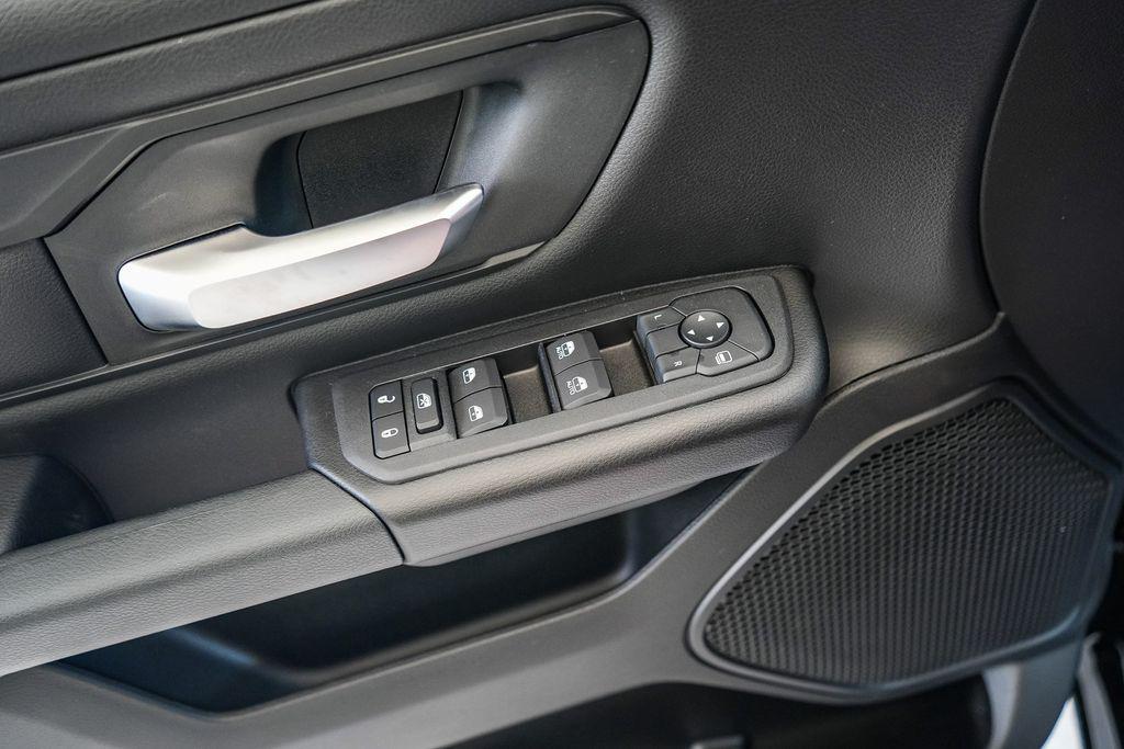 صورة مصغرة 21 لـ 2026 RAM 1500 EXPRESS
