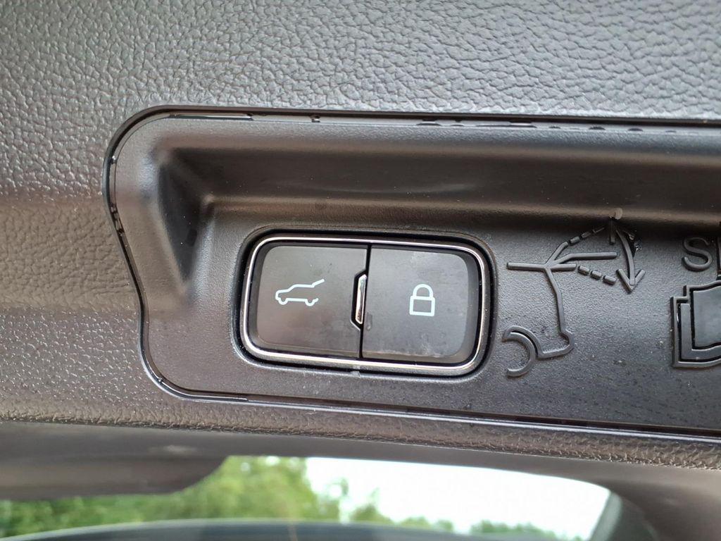 صورة مصغرة 15 لـ 2023 FORD EXPLORER XLT