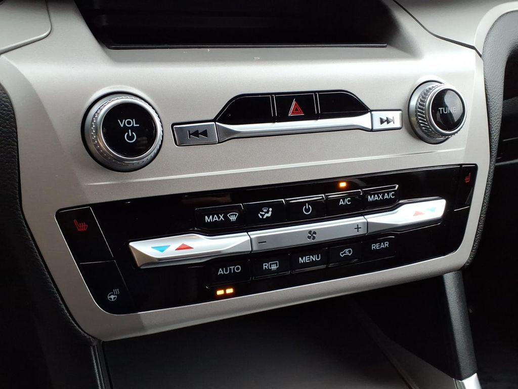 صورة مصغرة 24 لـ 2023 FORD EXPLORER XLT