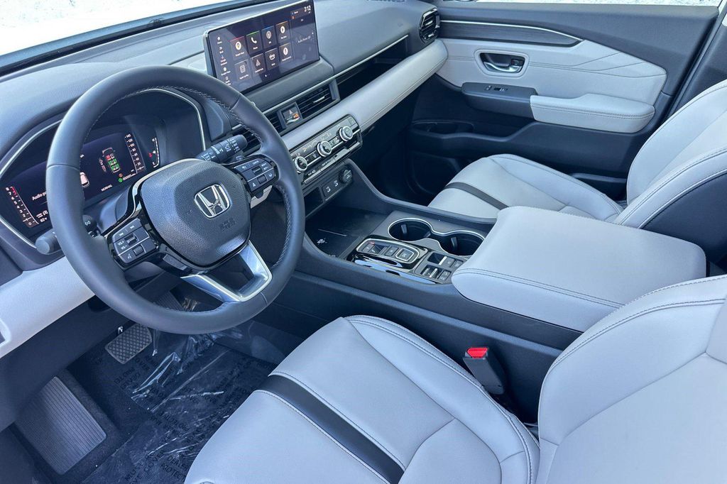 صورة 4 لـ 2026 Honda PILOT TOURING 8-PASSENGER
