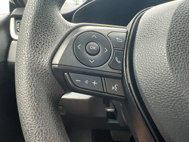 صورة 40 لـ 2023 Toyota RAV4 LE