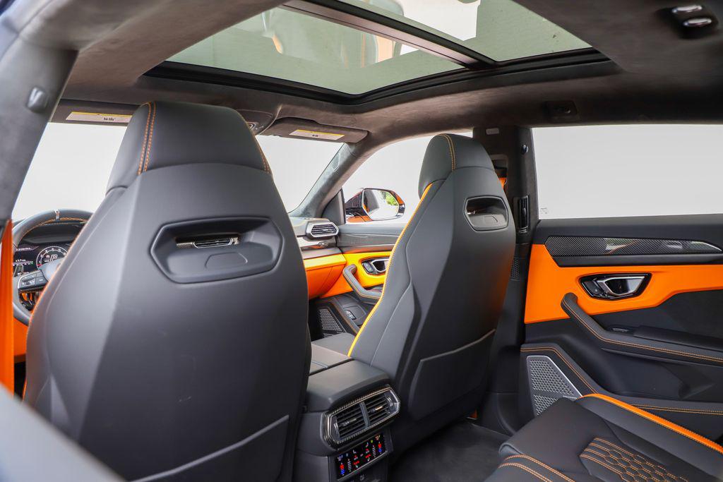 صورة 10 لـ 2024 Lamborghini URUS S