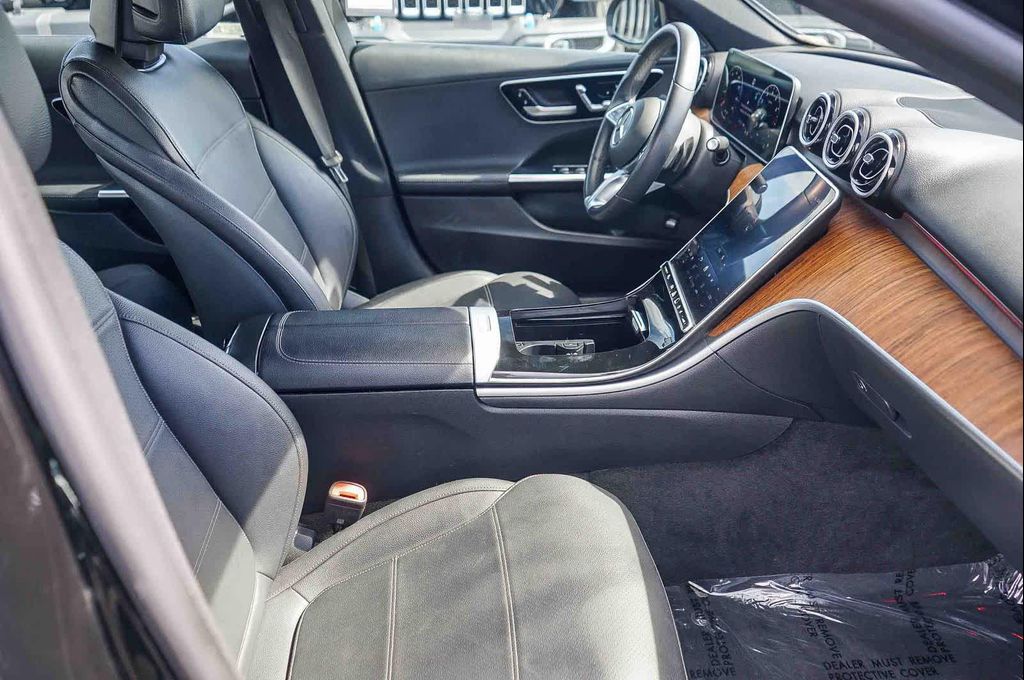 2025 Mercedes-BENZ C-CLASS — миниатюра 15