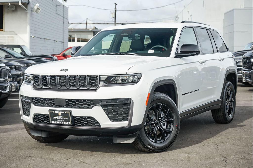 New 2026 Jeep Grand Cherokee Altitude