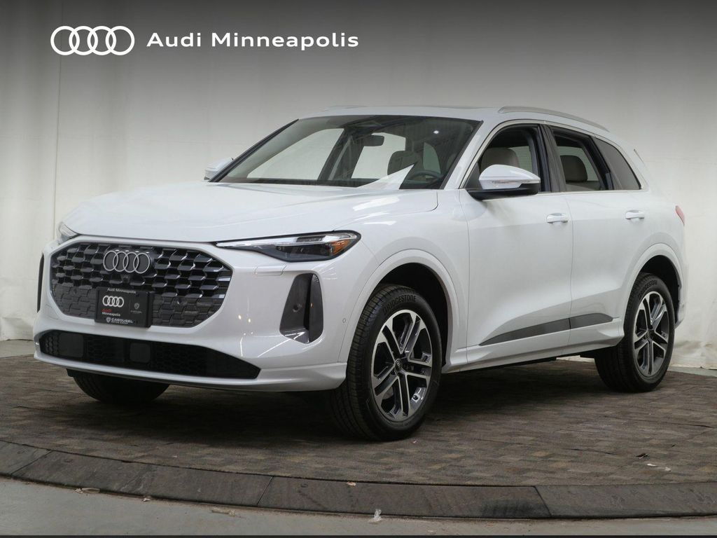 New 2025 Audi Q5 Premium Plus TFSI quattro S tronic