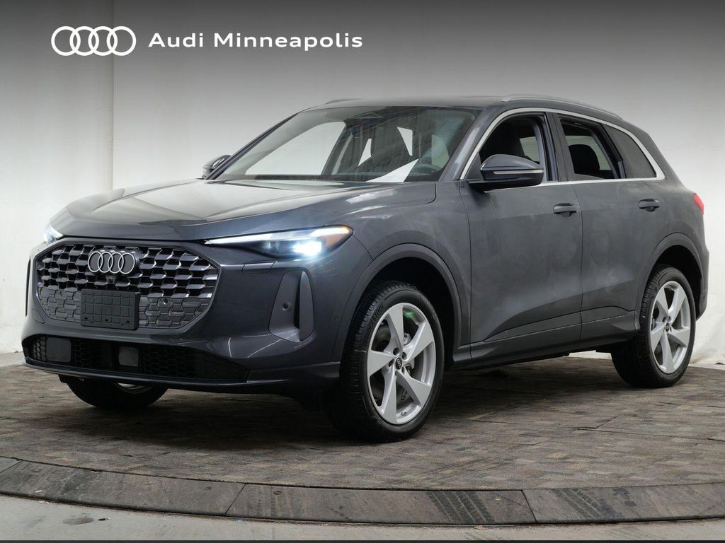 New 2025 Audi Q5 Premium Plus TFSI quattro S tronic