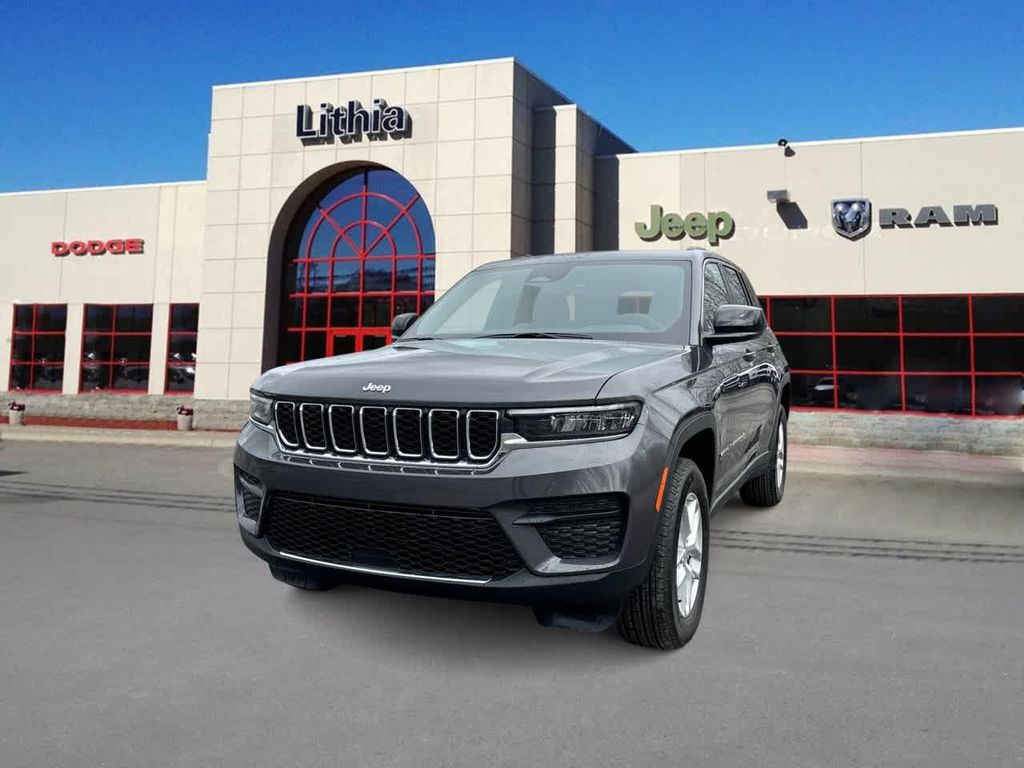 New 2026 Jeep Grand Cherokee Altitude