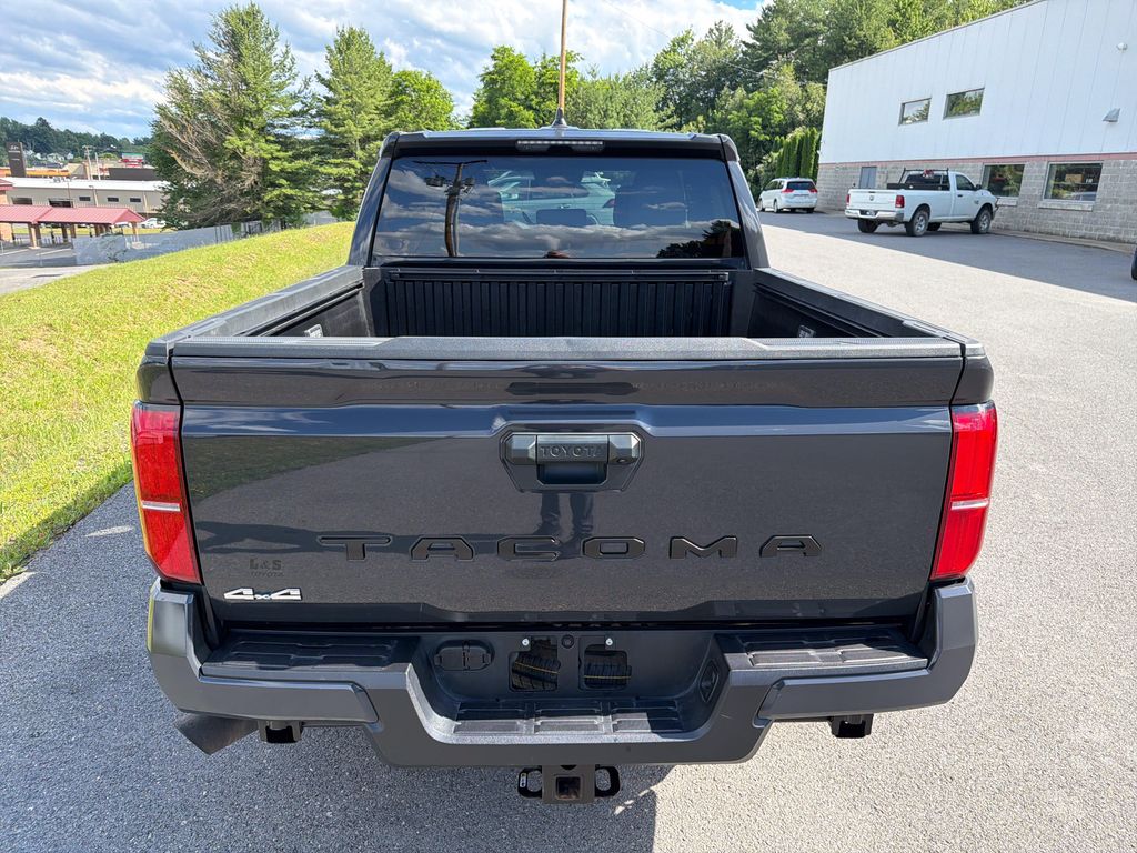صورة 4 لـ 2025 TOYOTA TACOMA SR5