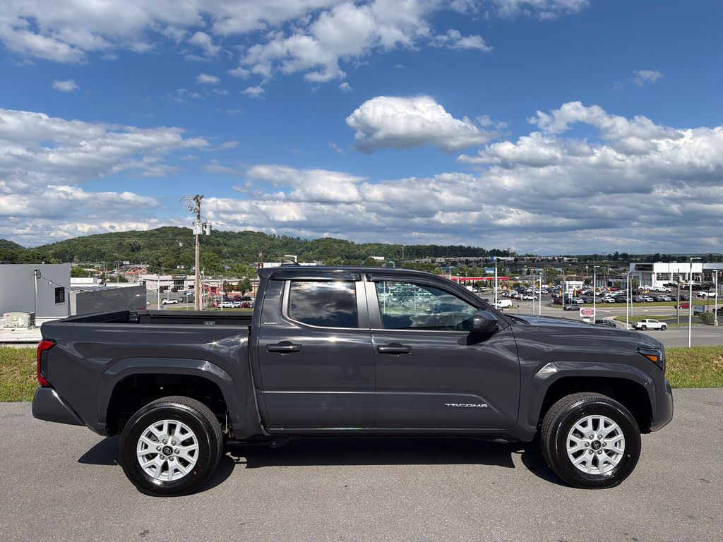 صورة 2 لـ 2025 TOYOTA TACOMA SR5