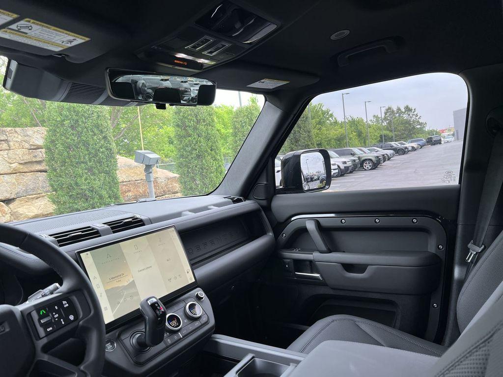 صورة مصغرة 13 لـ 2026 LAND Rover DEFENDER P400 X-DYNAMIC SE