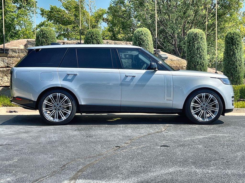 صورة 6 لـ 2025 LAND Rover RANGE ROVER AUTOBIOGRAPHY
