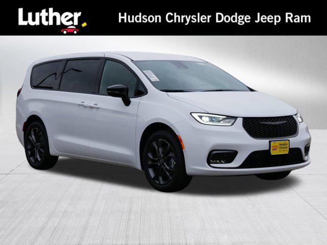 New 2026 Chrysler Pacifica L