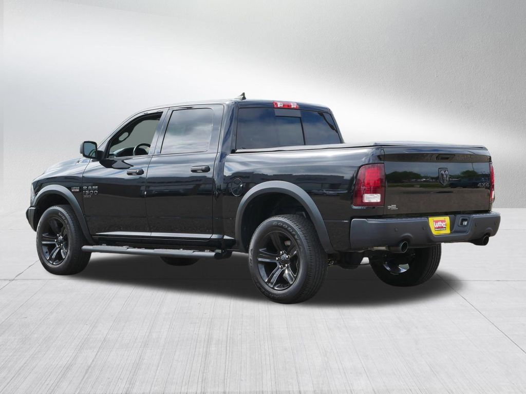 2024 RAM 1500 CLASSIC WARLOCK CREW CAB 4X4 5'7' BOX — фото 5