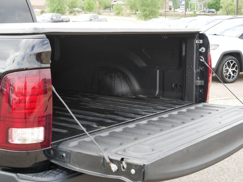 صورة مصغرة 18 لـ 2024 RAM 1500 CLASSIC WARLOCK CREW CAB 4X4 5'7' BOX
