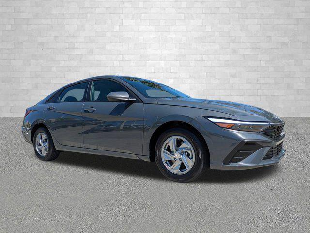 New 2026 Hyundai ELANTRA SE