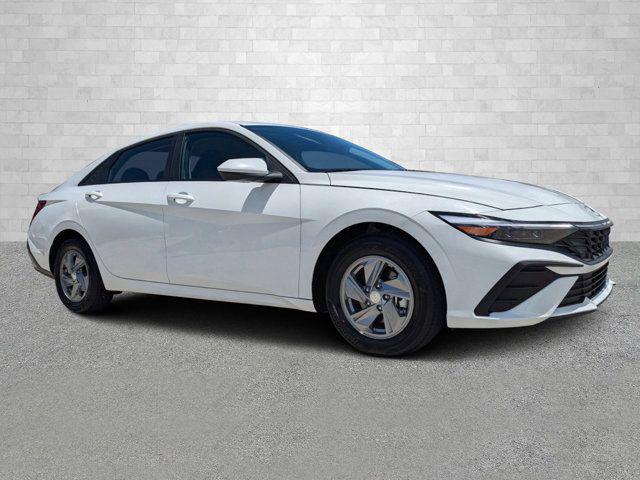 New 2026 Hyundai ELANTRA SE