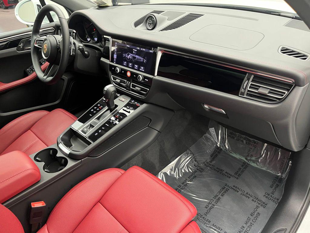 2026 Porsche MACAN — миниатюра 43